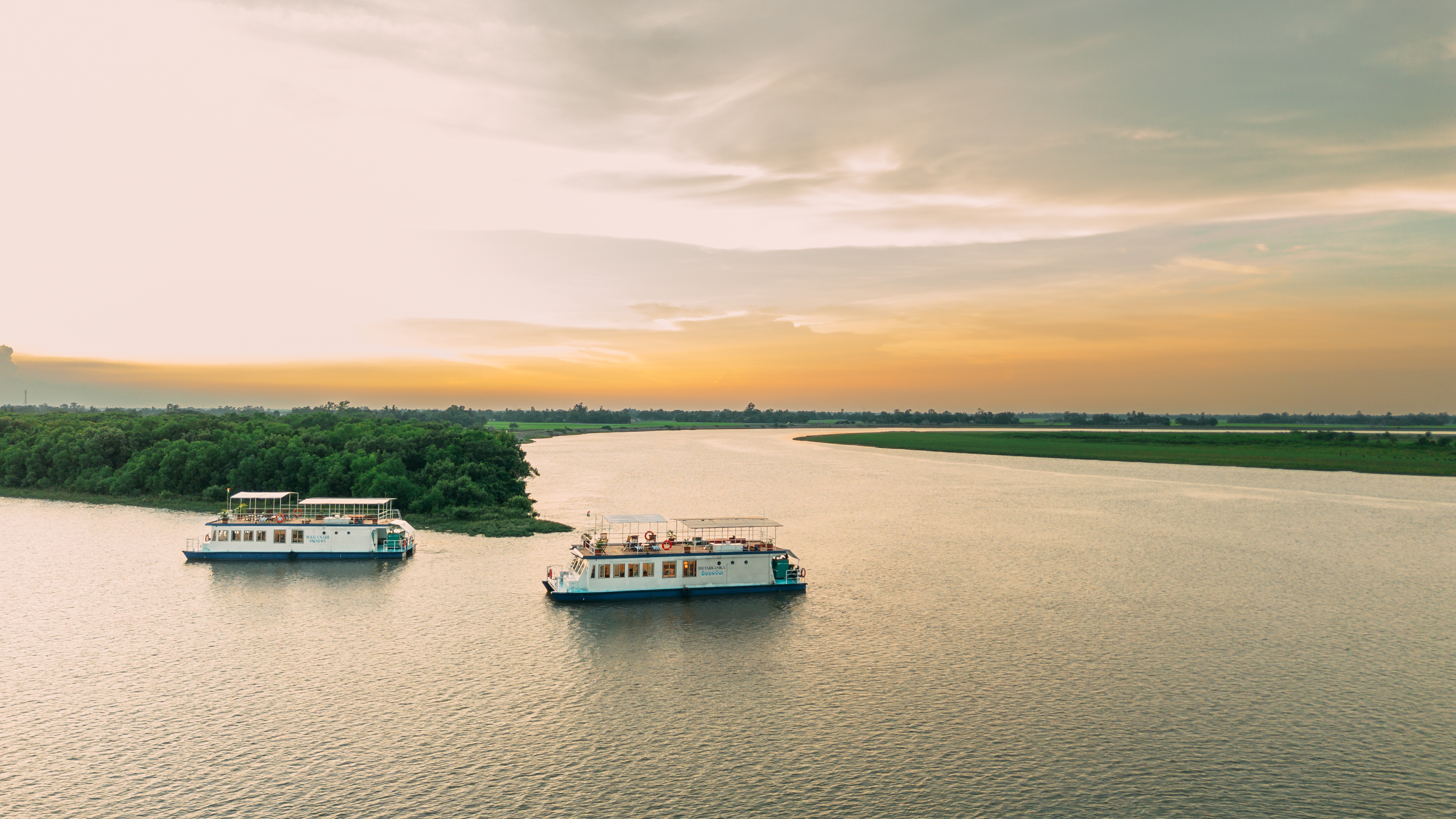 Creeks and Crocodiles Catamaran River Cruise