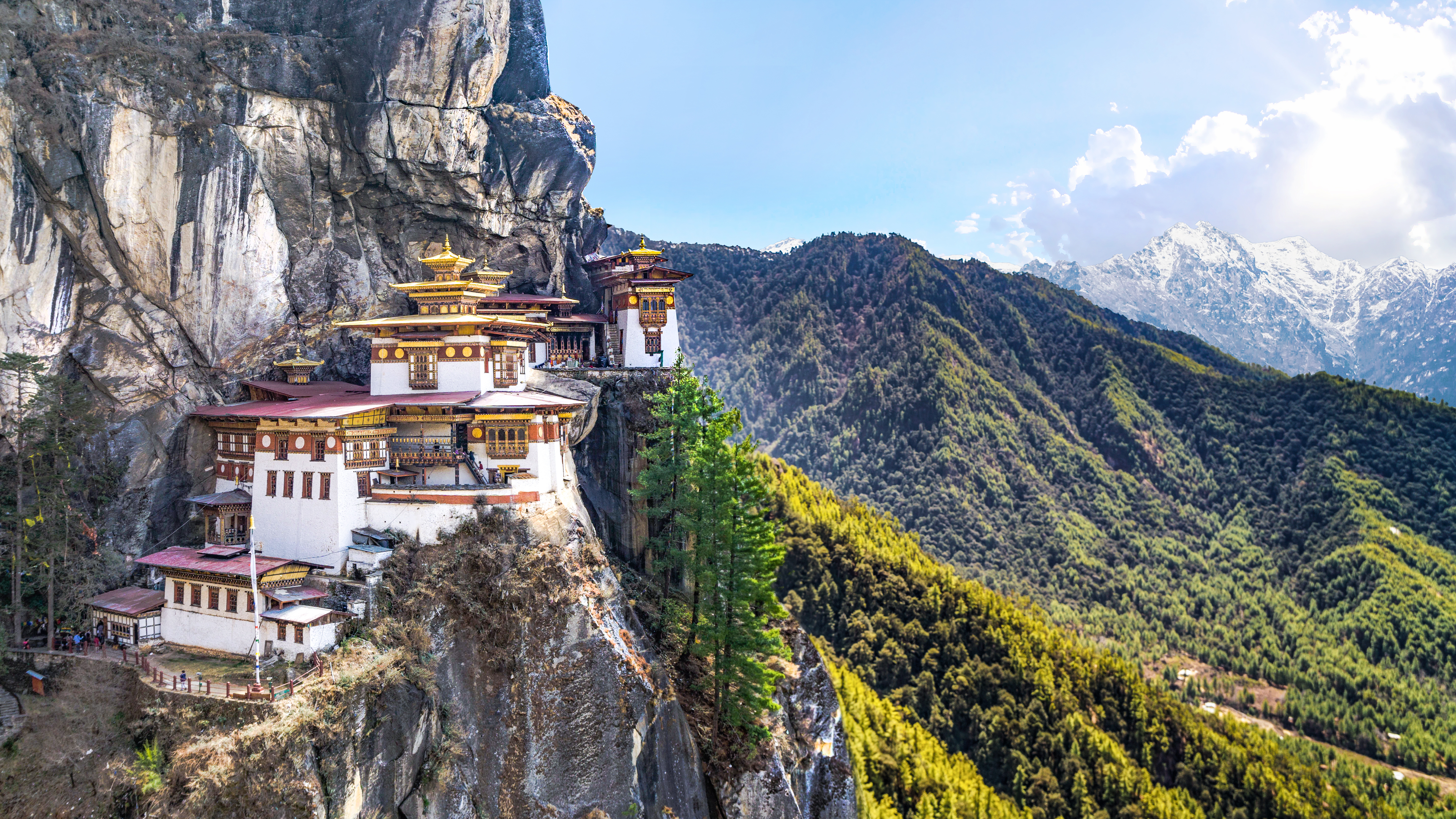 Traditional Bhutanese architecture and culture